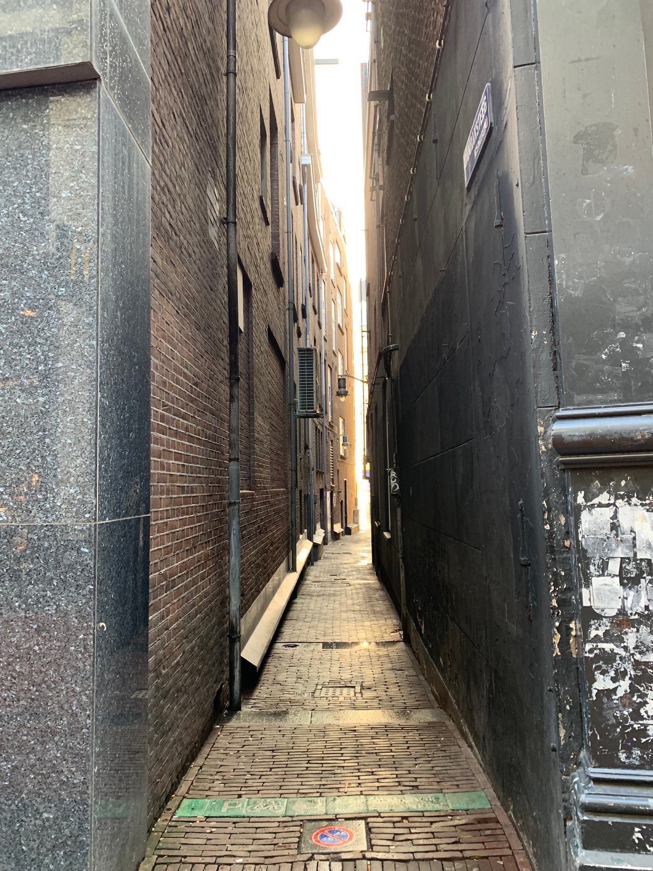 Narrow alley in Amsterdam