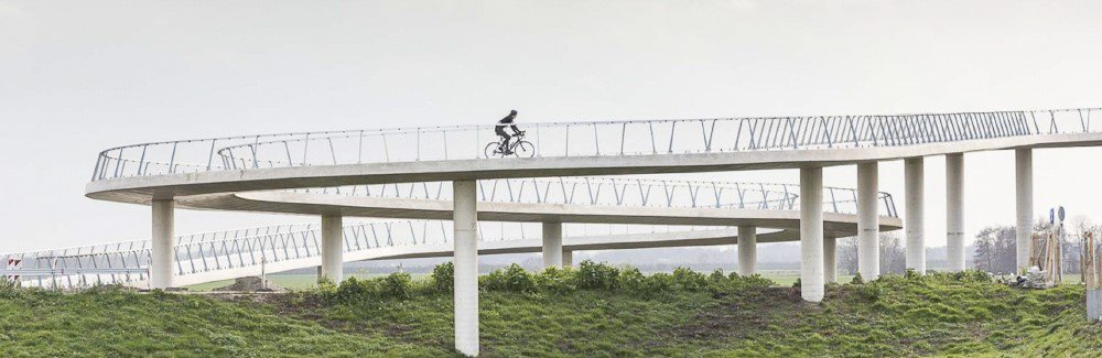 Curved bicycle bridge Nigtevecht
